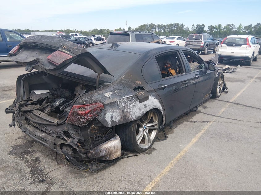 2013 BMW 7er VIN WBAYE8C54DD134001 IAAI salvage auction — TOTAL BURN, Salvage Non-Reb (South Carolina), sold $325 on 2026-07-08 (photo 4)