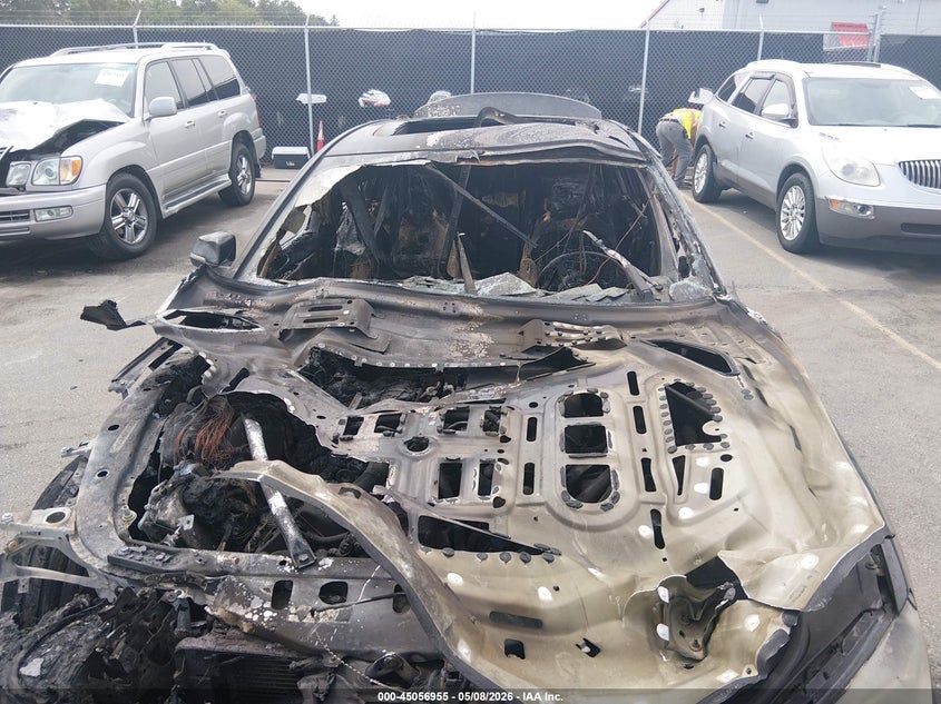 2013 BMW 7er VIN WBAYE8C54DD134001 IAAI salvage auction — TOTAL BURN, Salvage Non-Reb (South Carolina), sold $325 on 2026-07-08 (photo 6)