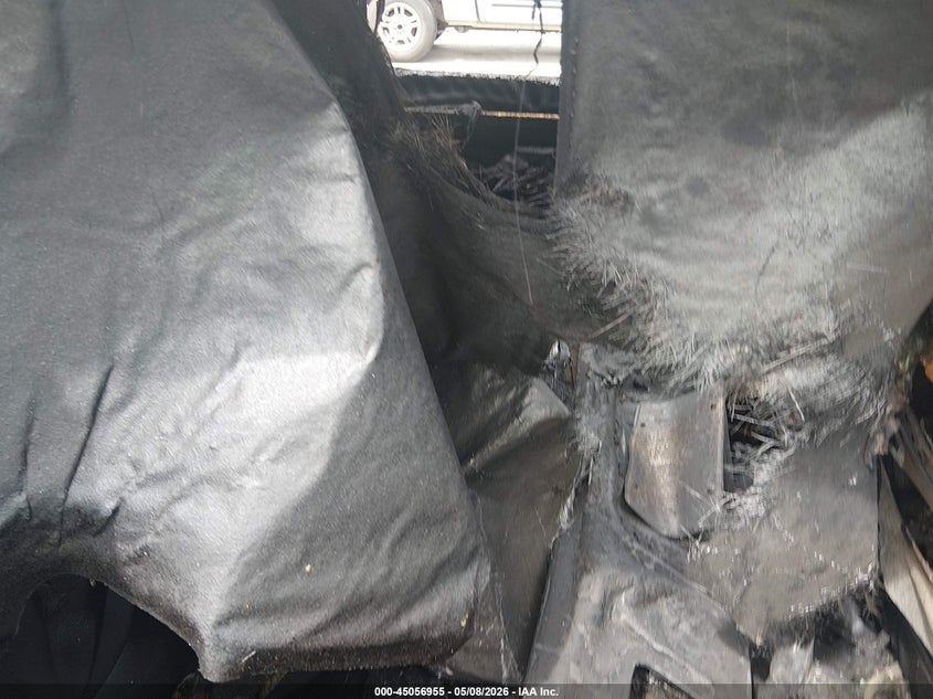 2013 BMW 7er VIN WBAYE8C54DD134001 IAAI salvage auction — TOTAL BURN, Salvage Non-Reb (South Carolina), sold $325 on 2026-07-08 (photo 8)