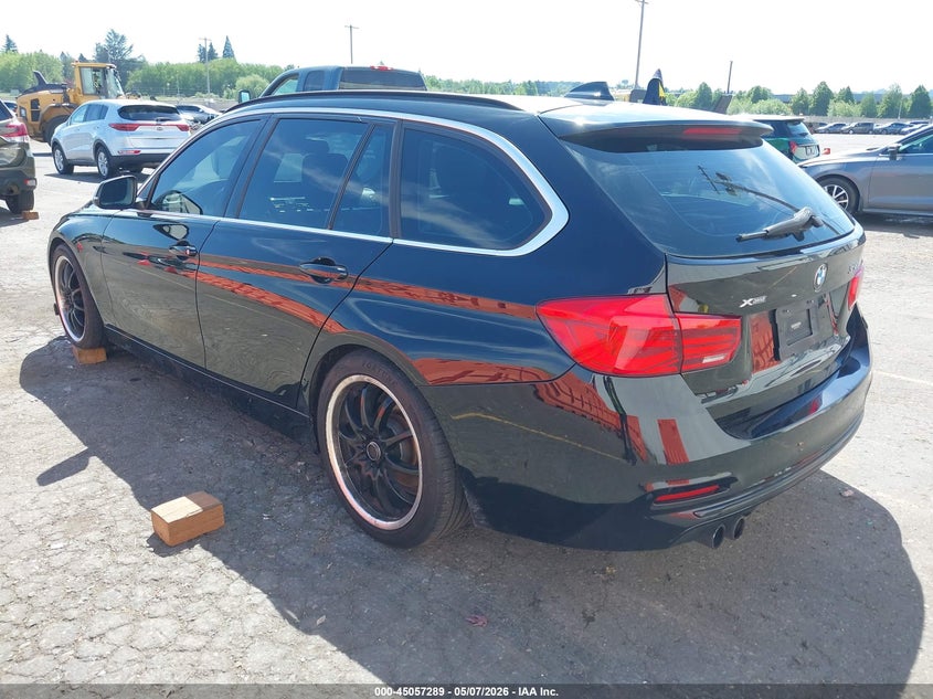 2018 BMW 3er VIN WBA8K3C52JA369487 IAAI salvage auction — LEFT SIDE, Rebuildable (Florida), sold $5,025 on 2026-07-30 (photo 3)