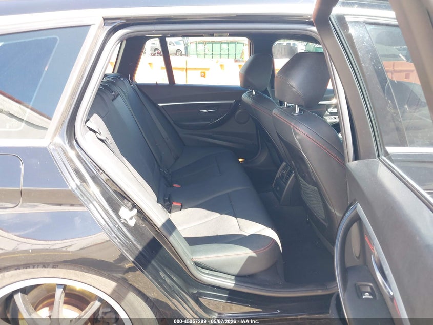 2018 BMW 3er VIN WBA8K3C52JA369487 IAAI salvage auction — LEFT SIDE, Rebuildable (Florida), sold $5,025 on 2026-07-30 (photo 8)