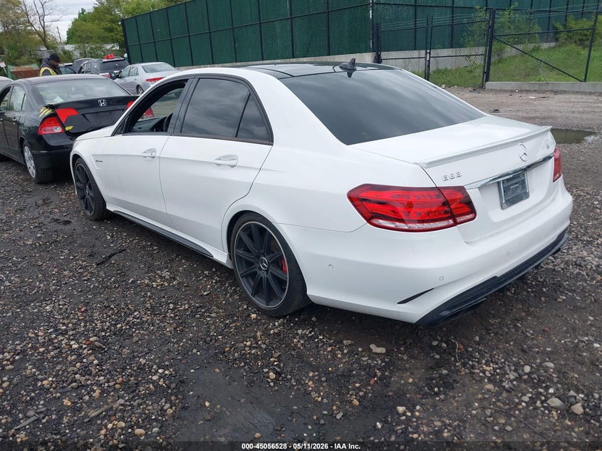 2015 Mercedes-benz E-klasse amg VIN WDDHF7GB1FB101018 IAAI salvage auction — LEFT & RIGHT, Salvage (Idaho), sold $9,625 on 2026-08-11 (photo 3)