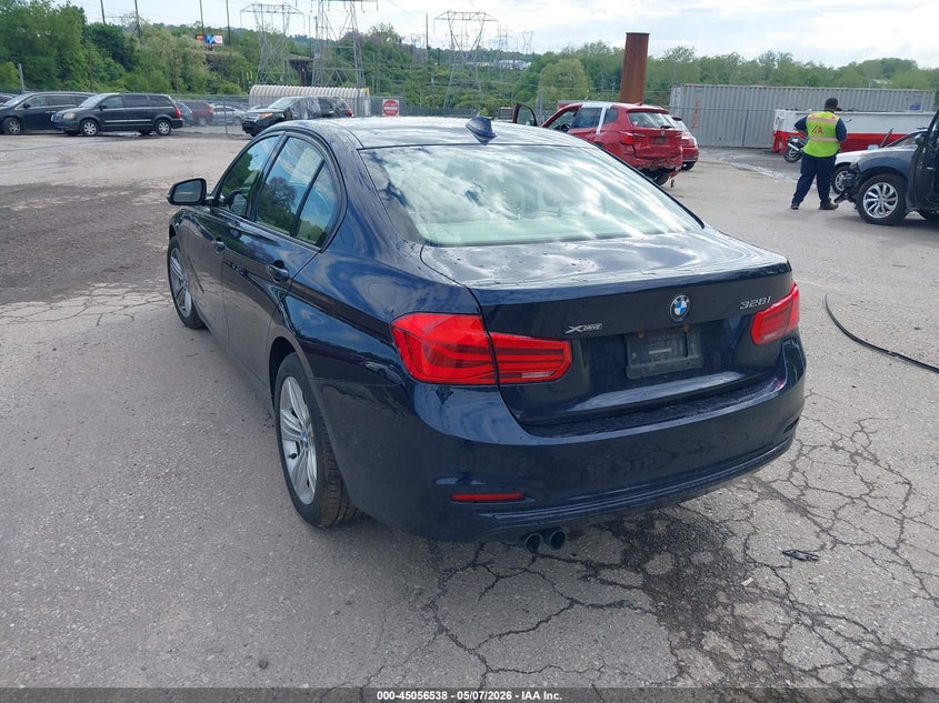 2016 BMW 3er VIN WBA8E3G59GNU04027 IAAI salvage auction — RIGHT SIDE, Salvage (Pennsylvania), sold $925 on 2026-07-24 (photo 3)