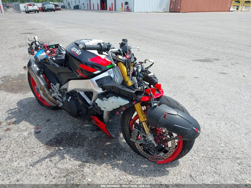 2021 Aprilia Tuono VIN ZD4KZUB05MS000089 IAAI salvage auction — FRONT & REAR, Rebuildable (Florida), sold $1,800 on 2026-07-22 (photo 1)