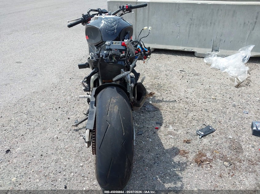 2021 Aprilia Tuono VIN ZD4KZUB05MS000089 IAAI salvage auction — FRONT & REAR, Rebuildable (Florida), sold $1,800 on 2026-07-22 (photo 6)