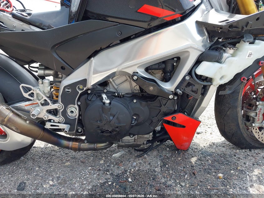 2021 Aprilia Tuono VIN ZD4KZUB05MS000089 IAAI salvage auction — FRONT & REAR, Rebuildable (Florida), sold $1,800 on 2026-07-22 (photo 8)