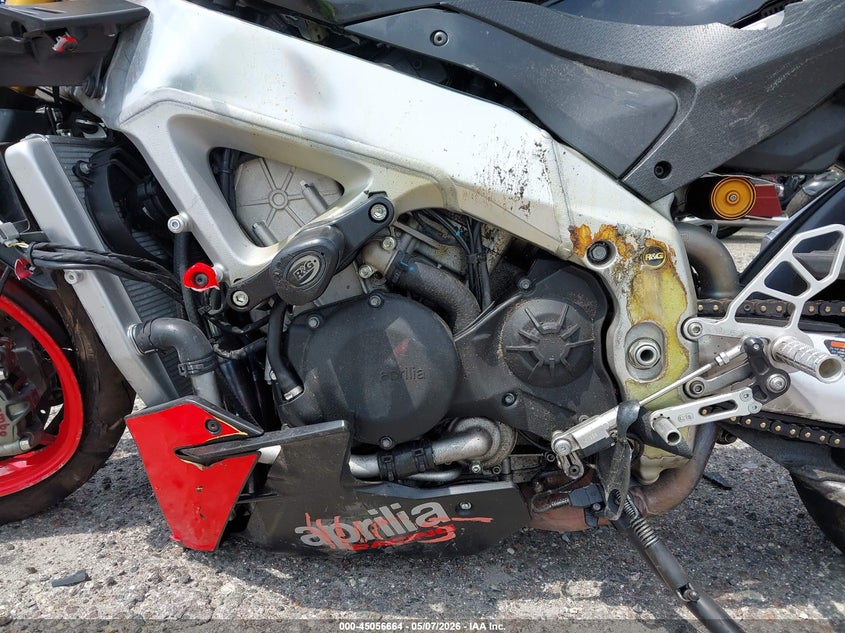 2021 Aprilia Tuono VIN ZD4KZUB05MS000089 IAAI salvage auction — FRONT & REAR, Rebuildable (Florida), sold $1,800 on 2026-07-22 (photo 9)