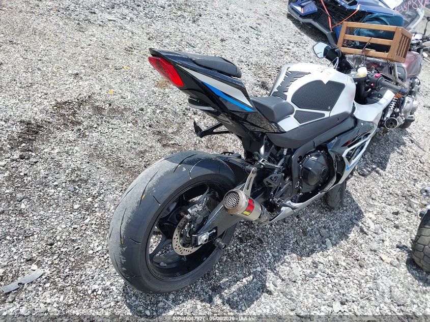 2025 Suzuki Gsx VIN JS1DM11B6S7100443 IAAI salvage auction — RIGHT SIDE, Salvage (Illinois), sold $7,850 on 2026-09-22 (photo 4)