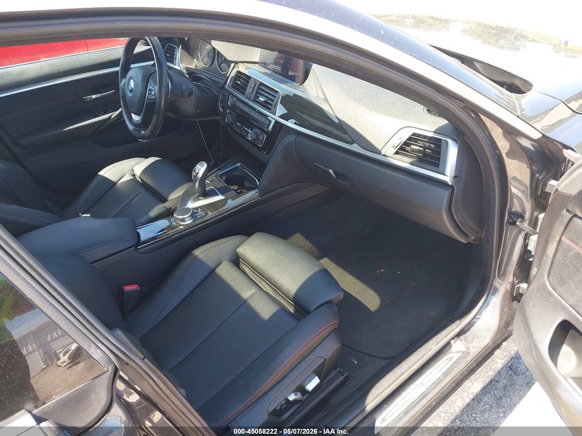 2019 BMW 4er VIN WBA4J1C5XKBM14841 IAAI salvage auction — NORMAL WEAR, Clear (Florida), sold $5,500 on 2026-07-08 (photo 5)