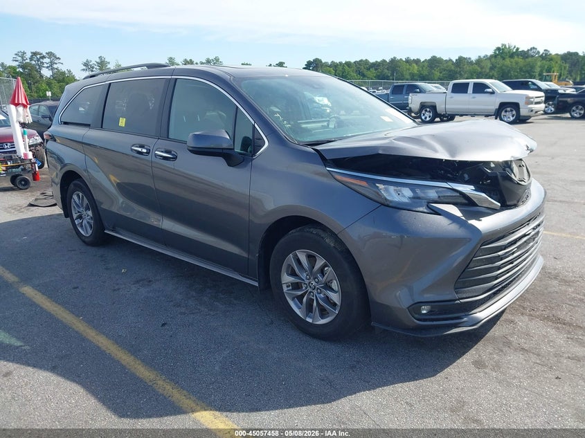2025 Toyota Sienna VIN 5TDYRKEC1SS225583 IAAI salvage auction — FRONT & REAR, Salvage (Georgia), sold $18,050 on 2026-07-08 (photo 1)