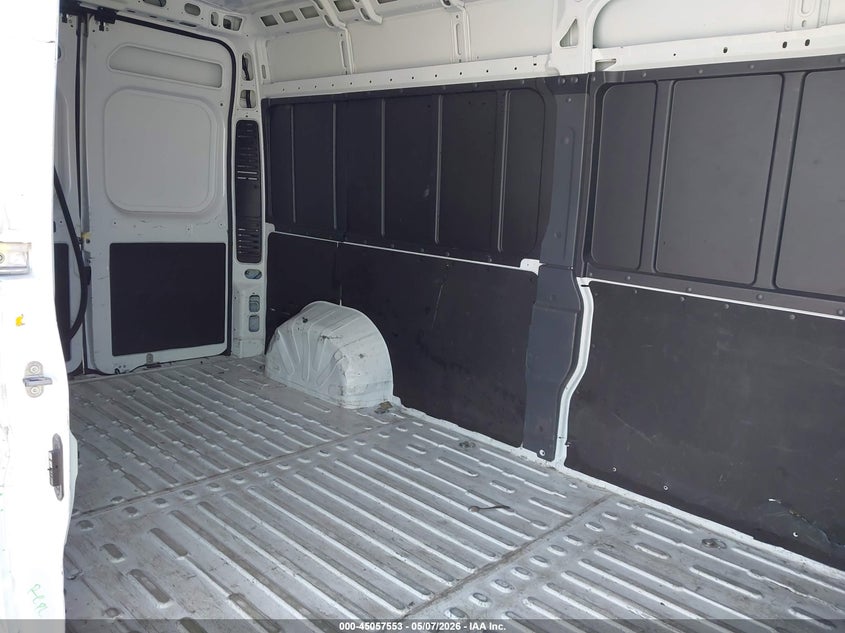 2025 Ram Promaster city VIN 3C6LRVDG8SE504238 IAAI salvage auction — RIGHT SIDE, Salvage (California), sold $16,800 on 2026-07-29 (photo 8)