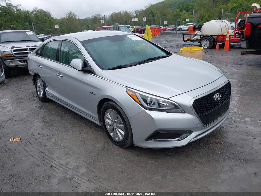 2016 Hyundai Sonata VIN KMHE24L14GA040514 IAAI salvage auction — REAR END, Salvage (Virginia), sold $650 on 2026-07-07 (photo 1)