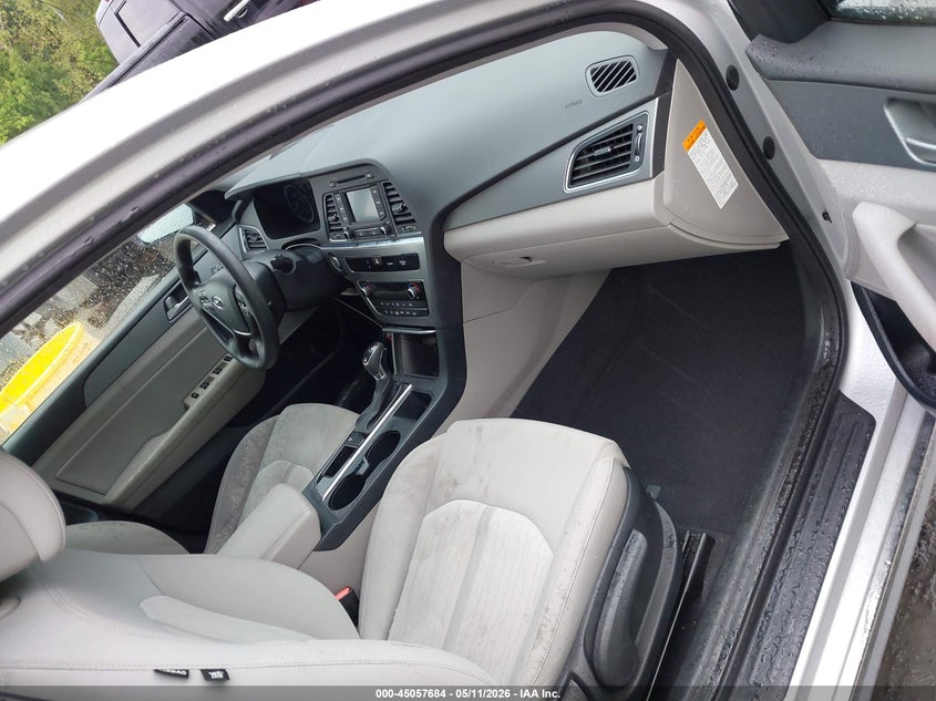 2016 Hyundai Sonata VIN KMHE24L14GA040514 IAAI salvage auction — REAR END, Salvage (Virginia), sold $650 on 2026-07-07 (photo 5)