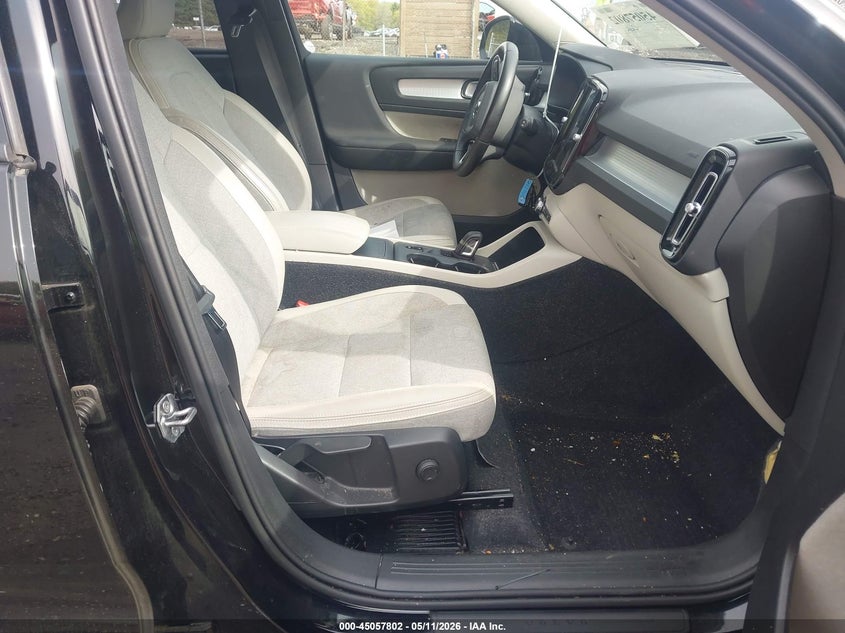 2020 Volvo Xc40 VIN YV4162UK0L2315767 IAAI salvage auction — REAR END, Salvage (Massachusetts), sold $6,800 on 2026-07-10 (photo 5)