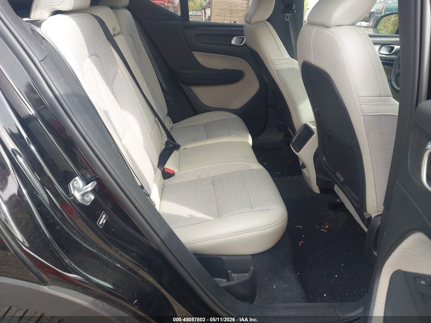 2020 Volvo Xc40 VIN YV4162UK0L2315767 IAAI salvage auction — REAR END, Salvage (Massachusetts), sold $6,800 on 2026-07-10 (photo 8)
