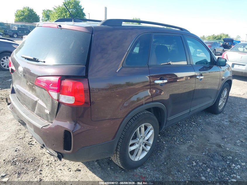 2014 Kia Sorento VIN 5XYKT3A61EG455655 IAAI salvage auction — REAR END, Salvage (Pennsylvania), sold $775 on 2026-07-31 (photo 4)