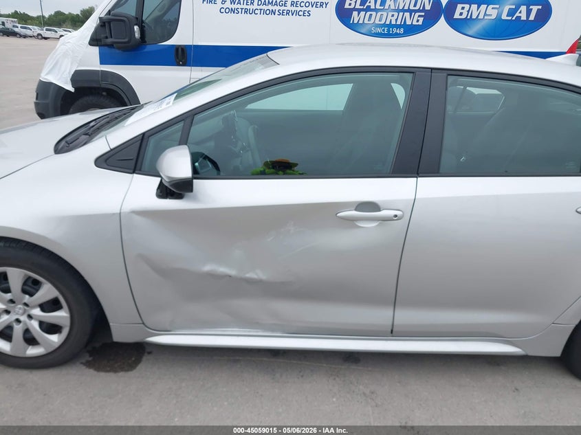 2022 Toyota Corolla VIN 5YFEPMAE2NP313826 IAAI salvage auction — SIDE, Original (Texas), sold $6,300 on 2026-07-11 (photo 6)