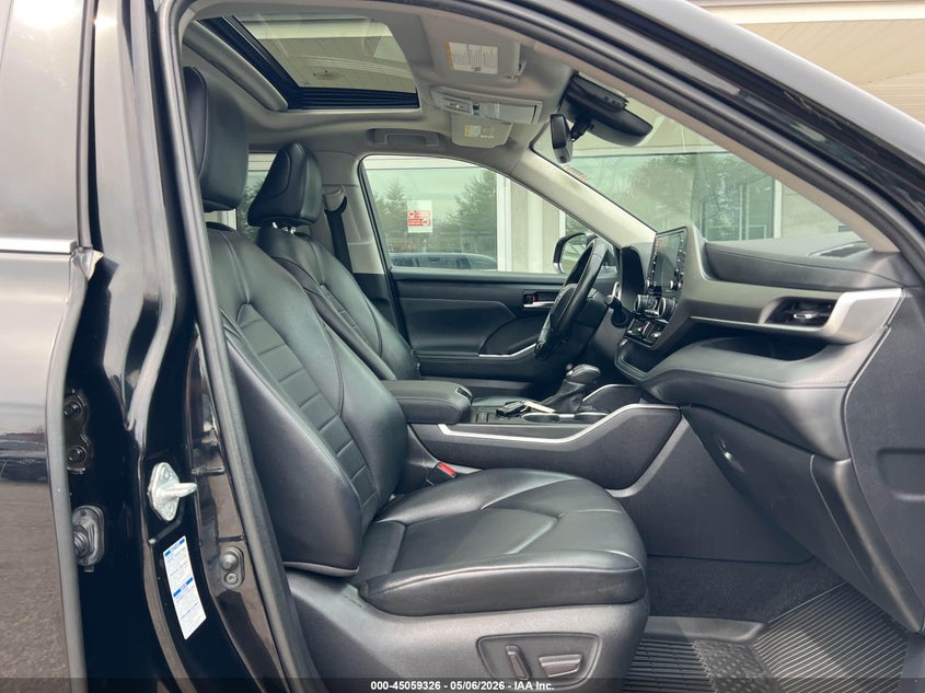 2021 Toyota Highlander hybrid VIN 5TDGBRCH4MS034038 IAAI salvage auction — NORMAL WEAR, Clear (New York), sold $15,100 on 2026-07-08 (photo 5)