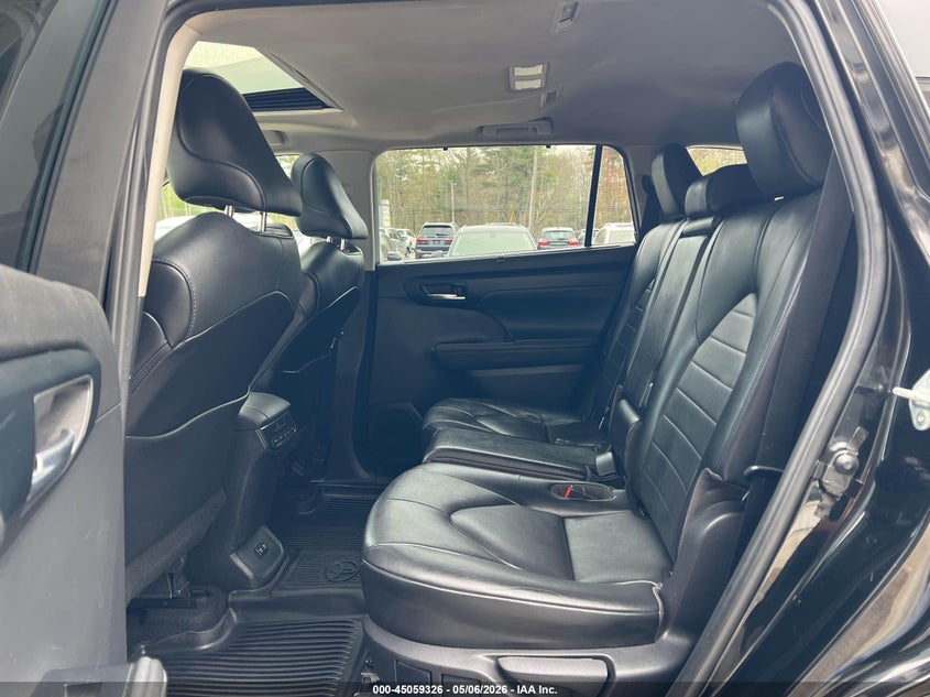 2021 Toyota Highlander hybrid VIN 5TDGBRCH4MS034038 IAAI salvage auction — NORMAL WEAR, Clear (New York), sold $15,100 on 2026-07-08 (photo 8)