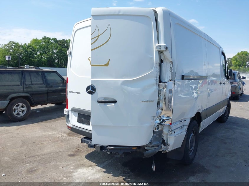 2024 Mercedes-benz Sprinter VIN W1Y4KBHY4RT174257 IAAI salvage auction — FRONT & REAR, Clear (Georgia), sold $475 on 2026-07-29 (photo 6)