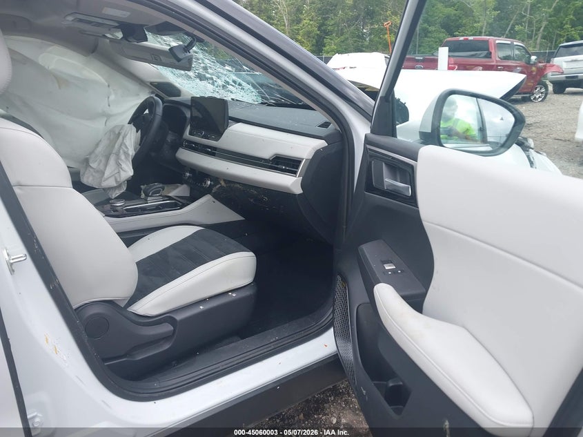 2025 Mitsubishi Outlander VIN JA4J4VA8XSZ022090 IAAI salvage auction — FRONT END, Salvage (South Carolina), sold $4,650 on 2026-07-15 (photo 5)
