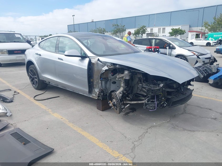 2024 Tesla Model s VIN 5YJSA1E53RF545219 — IAAI salvage auction photo