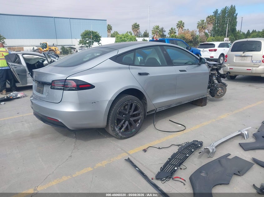 2024 Tesla Model s VIN 5YJSA1E53RF545219 IAAI salvage auction — RIGHT FRONT, Wait Title, sold $20,075 on 2026-08-31 (photo 4)
