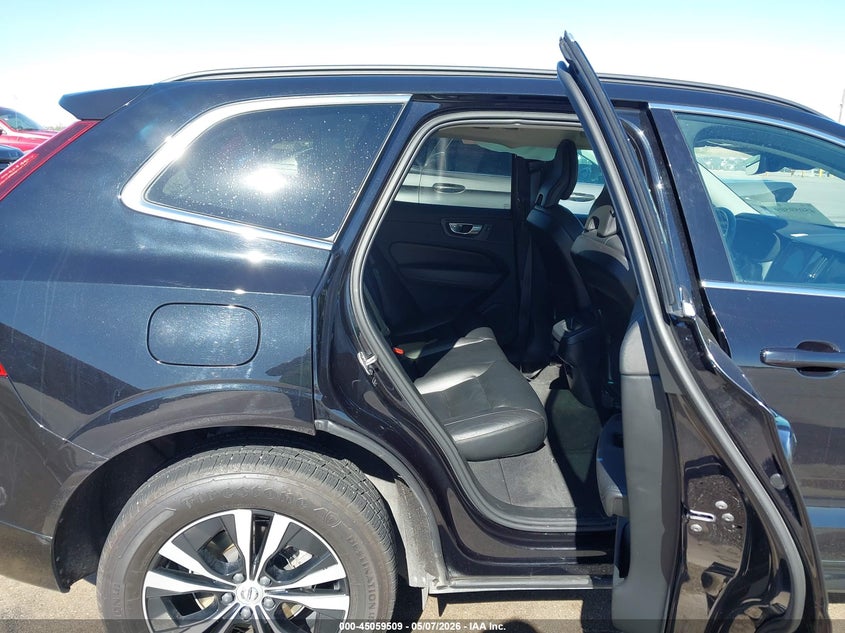 2023 Volvo Xc60 VIN YV4L12RK5P1379511 IAAI salvage auction — LEFT SIDE, Salvage Title, sold $9,600 on 2026-08-13 (photo 8)