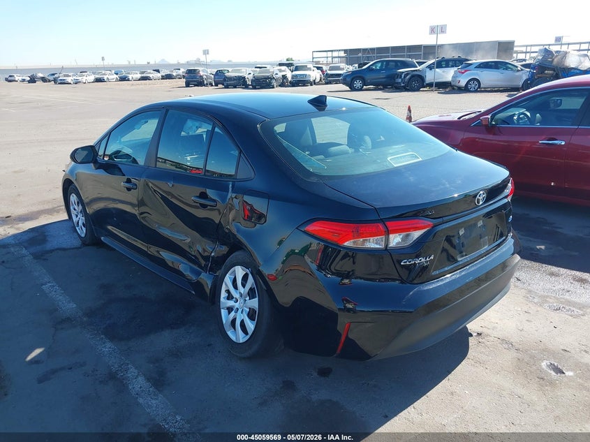 2025 Toyota Corolla VIN 5YFB4MDE3SP352539 IAAI salvage auction — SIDE, Salvage (California), sold $4,900 on 2026-07-28 (photo 3)