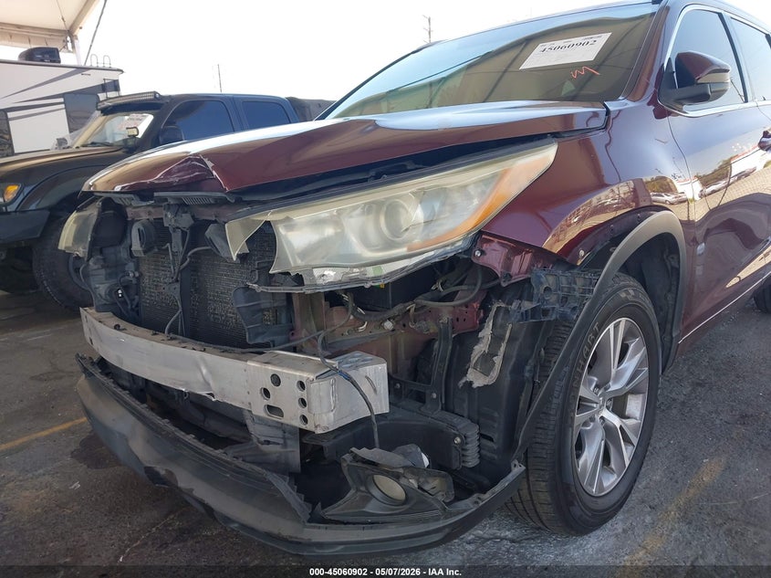 2015 Toyota Highlander VIN 5TDKKRFH6FS083895 IAAI salvage auction — FRONT END, Salvage (California), sold $7,200 on 2026-07-21 (photo 6)