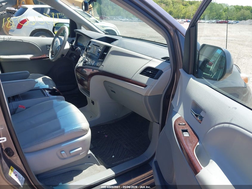 2014 Toyota Sienna VIN 5TDYK3DCXES507849 IAAI salvage auction — NORMAL WEAR, Original (Ohio), sold $3,525 on 2026-07-08 (photo 5)