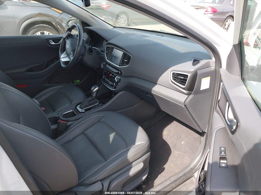 2019 Hyundai Ioniq VIN KMHC75LD8KU174748 IAAI salvage auction — REAR END, Bill Of Sale (Washington), sold $5,100 on 2026-07-15 (photo 5)