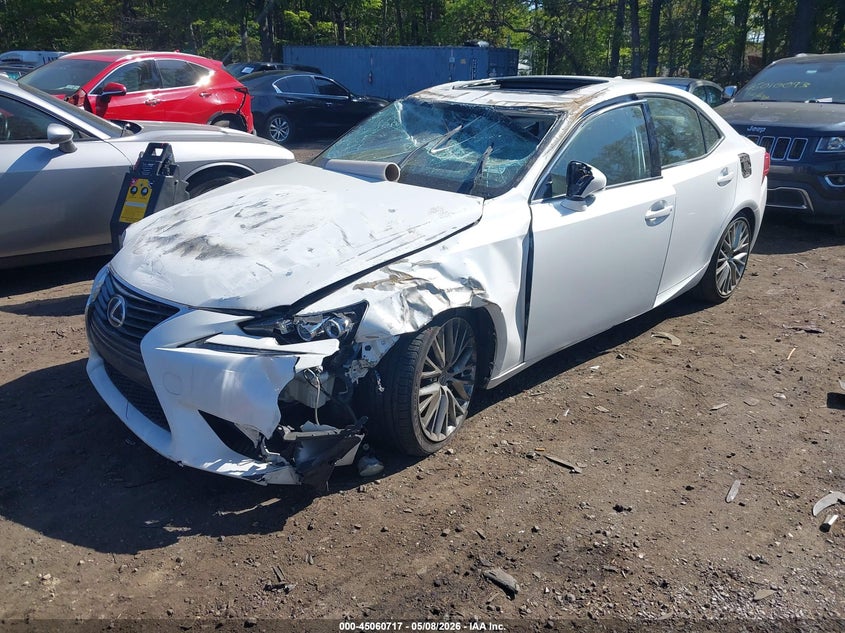 2014 Lexus Is VIN JTHCF1D28E5011639 IAAI salvage auction — ROLLOVER, Mv-907A (New York), sold $725 on 2026-07-14 (photo 2)