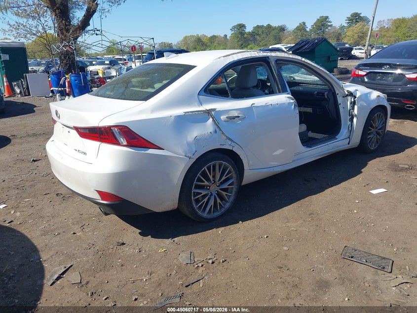 2014 Lexus Is VIN JTHCF1D28E5011639 IAAI salvage auction — ROLLOVER, Mv-907A (New York), sold $725 on 2026-07-14 (photo 4)