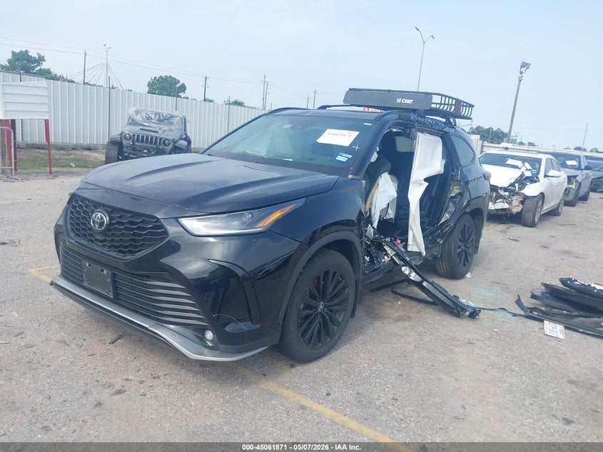 2023 Toyota Highlander VIN 5TDKDRAH2PS016875 IAAI salvage auction — SIDE, Salvage (Texas), sold $8,500 on 2026-07-31 (photo 2)