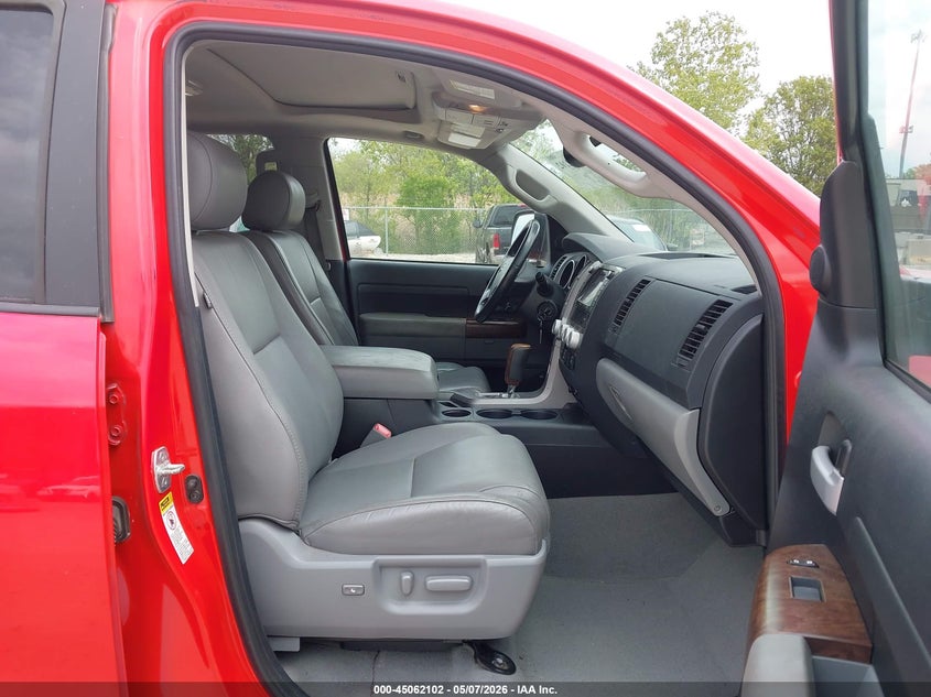 2010 Toyota Tundra VIN 5TFHW5F15AX157935 IAAI salvage auction — UNKNOWN, Salvage (Illinois), sold $5,250 on 2026-07-21 (photo 5)