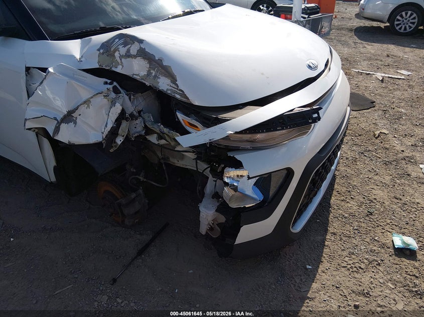 2020 Kia Soul VIN KNDJ22AU7L7030734 IAAI salvage auction — FRONT END, Salvage Title, sold $825 on 2026-07-23 (photo 6)