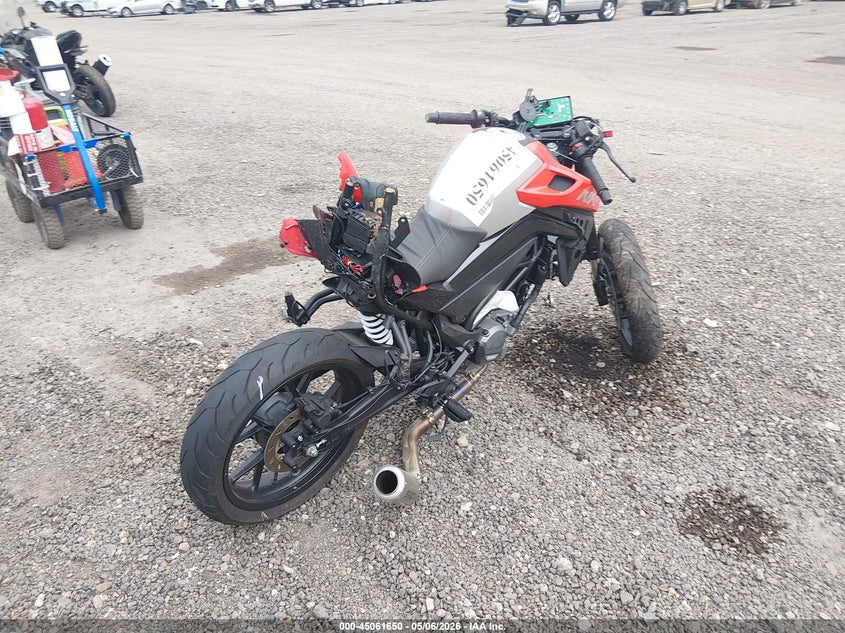 2025 Cf moto 300nk VIN LCEPDPL14S6001507 IAAI salvage auction — ALL OVER, Salvage (Louisiana), sold $50 on 2026-07-29 (photo 4)