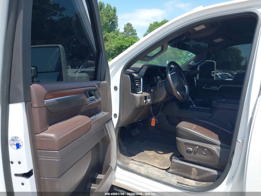 2025 GMC Sierra 3500 HD VIN 1GT4UWEYXSF275642 IAAI salvage auction — FRONT END, Salvage (Texas), sold $15,600 on 2026-07-09 (photo 6)