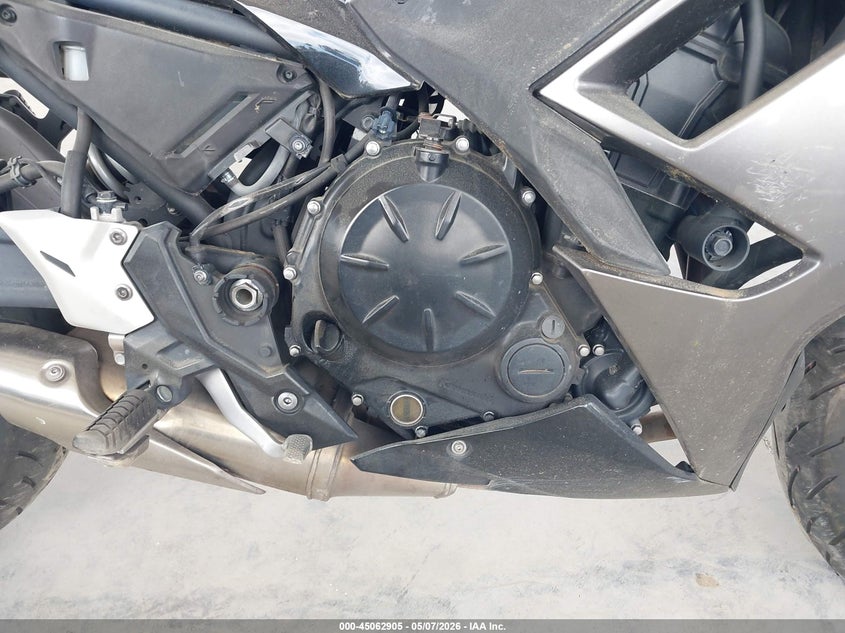 2021 Kawasaki Ninja VIN ML5EXEN11MDA26327 IAAI salvage auction — LEFT & RIGHT, Bill Of Sale (Washington), sold $1,150 on 2026-07-29 (photo 8)