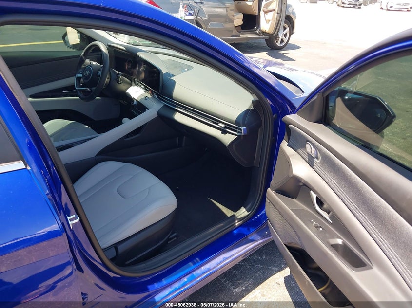 2025 Hyundai Elantra VIN KMHLP4DG9SU082664 IAAI salvage auction — LEFT SIDE, Rebuildable (Florida), sold $7,150 on 2026-07-23 (photo 5)