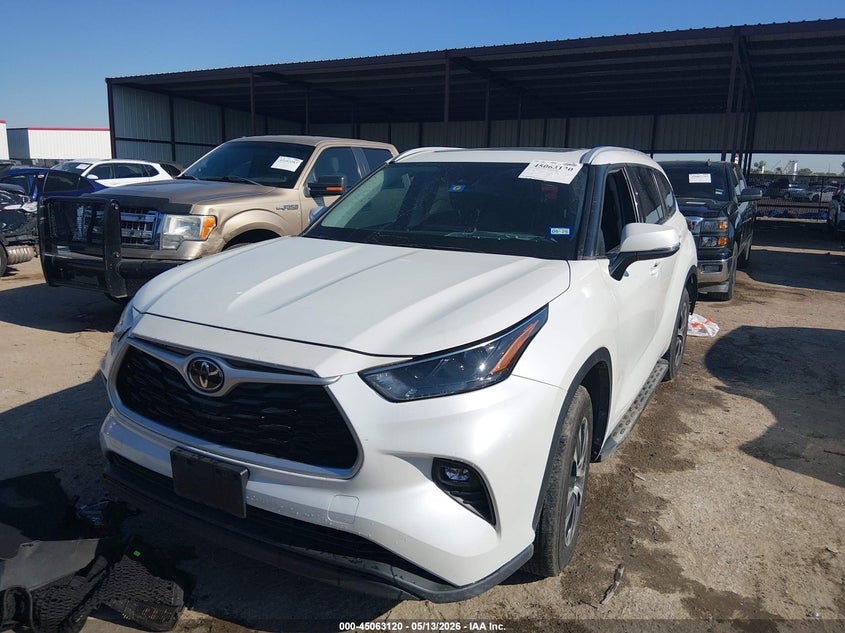 2022 Toyota Highlander VIN 5TDGZRAH7NS126650 IAAI salvage auction — REAR END, Original (Texas), sold $17,300 on 2026-07-11 (photo 2)