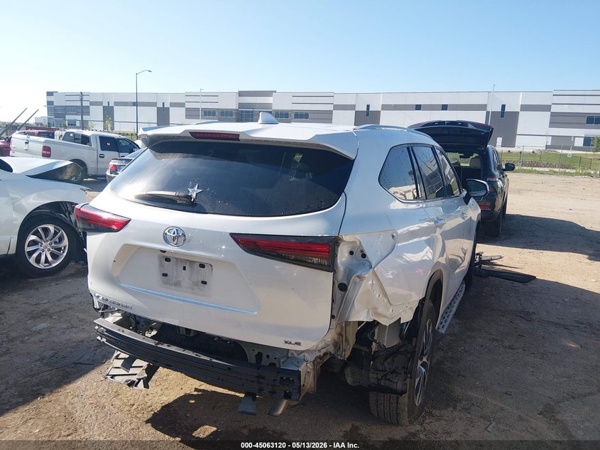 2022 Toyota Highlander VIN 5TDGZRAH7NS126650 IAAI salvage auction — REAR END, Original (Texas), sold $17,300 on 2026-07-11 (photo 4)