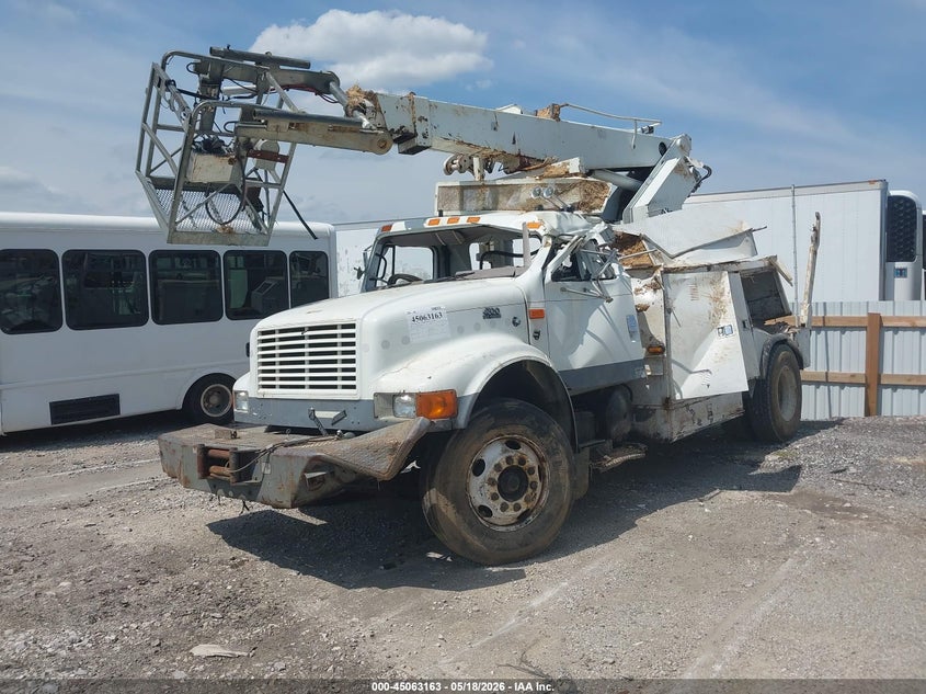2000 International 4000 series VIN 1HTSCAAN9YH248456 IAAI salvage auction — LEFT SIDE, Salvage (Kentucky), sold $1,550 on 2026-07-08 (photo 2)