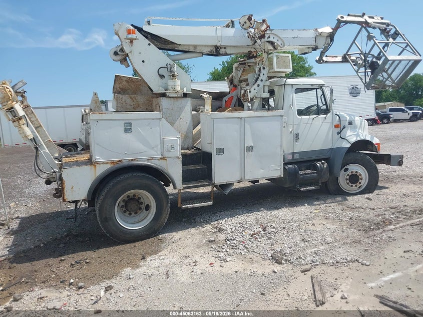 2000 International 4000 series VIN 1HTSCAAN9YH248456 IAAI salvage auction — LEFT SIDE, Salvage (Kentucky), sold $1,550 on 2026-07-08 (photo 4)