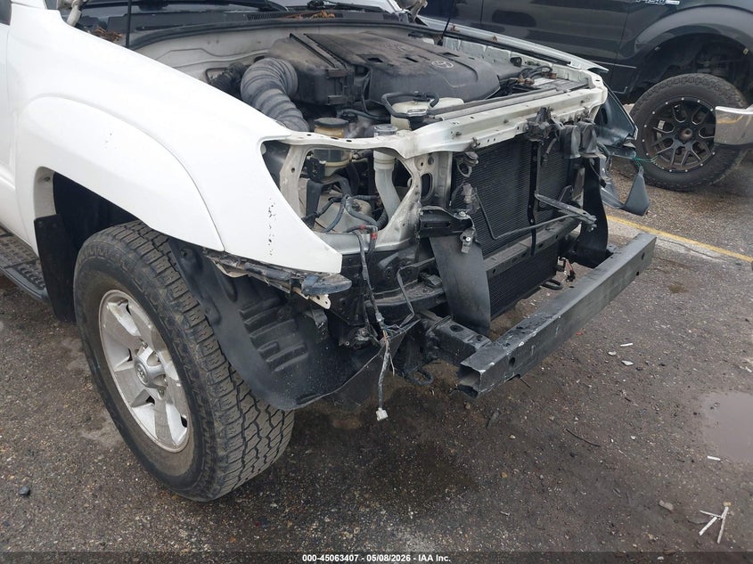 2005 Toyota 4runner VIN JTEZU14R750052349 IAAI salvage auction — FRONT END, Original (Texas), sold $2,800 on 2026-07-29 (photo 6)