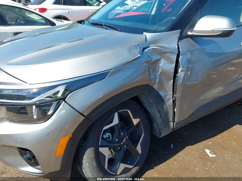 2025 Kia Seltos VIN KNDEU2AA6S7722385 IAAI salvage auction — LEFT SIDE, Clear (Oklahoma), sold $9,000 on 2026-07-29 (photo 6)