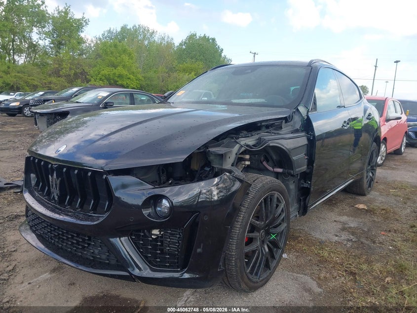 2022 Maserati Levante VIN ZN661XUA2NX384668 IAAI salvage auction — SIDE, Salvage Title, sold $12,200 on 2026-07-11 (photo 2)