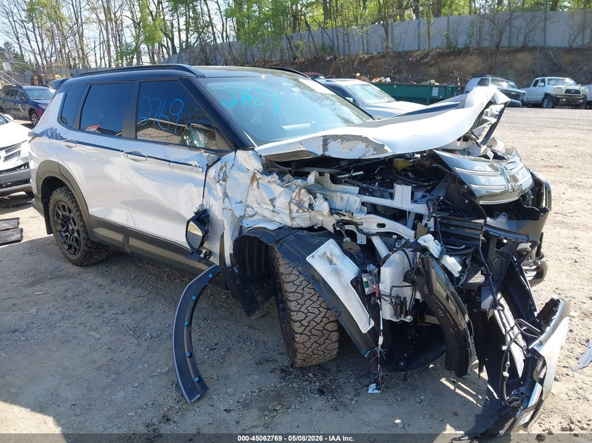 2025 Mitsubishi Outlander VIN JA4J4VA85SZ039962 IAAI salvage auction — FRONT END, Salvage (Pennsylvania), sold $7,150 on 2026-07-14 (photo 1)