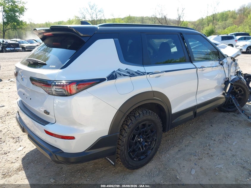 2025 Mitsubishi Outlander VIN JA4J4VA85SZ039962 IAAI salvage auction — FRONT END, Salvage (Pennsylvania), sold $7,150 on 2026-07-14 (photo 4)